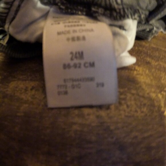 18 mon to 2T clothes - Picture 13 of 14